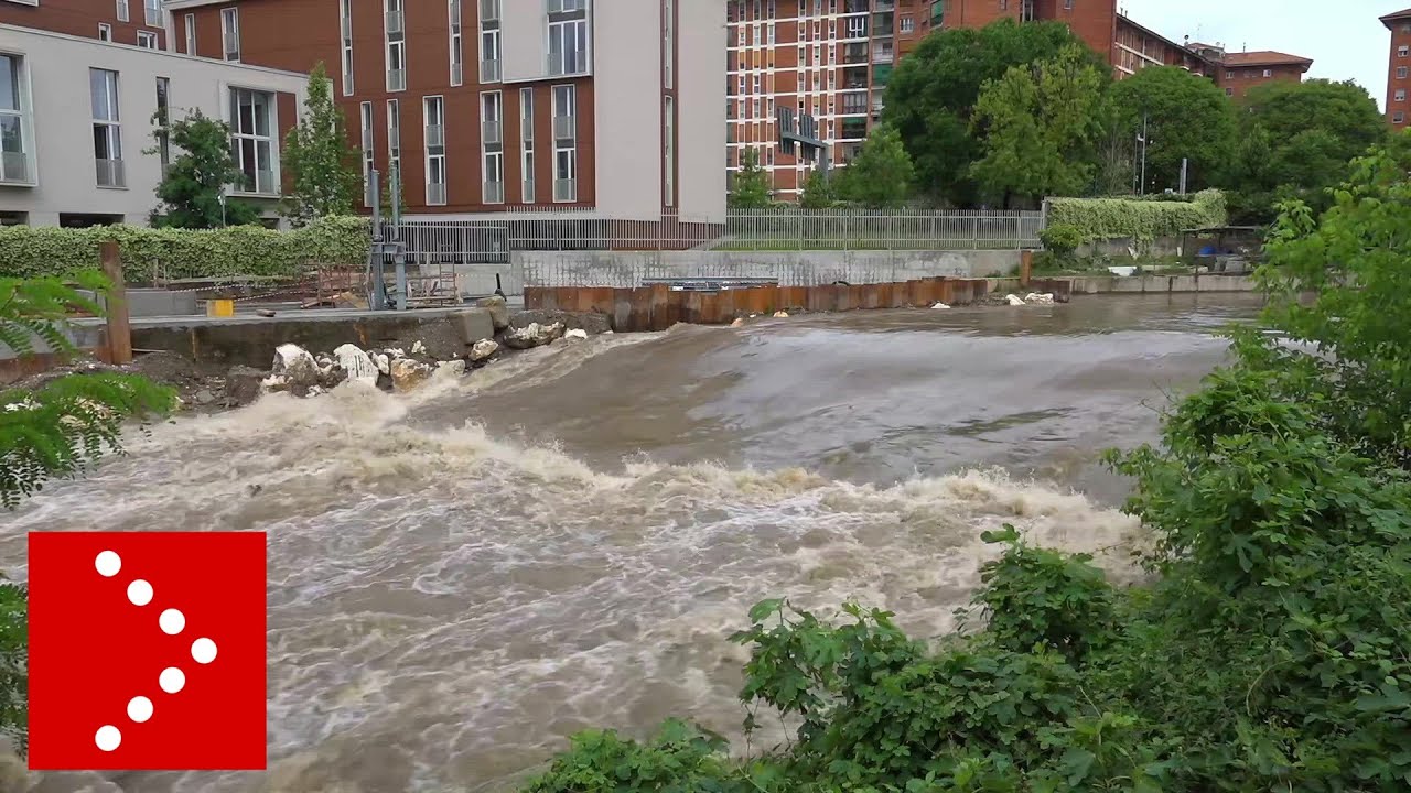 Fiume Lambro in piena, le immagini dal quartiere Feltre a Milano