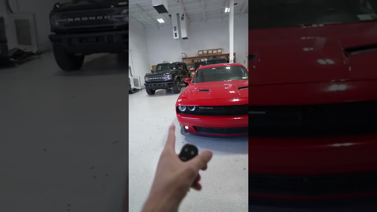 Функция светового шоу Dodge Challenger с использованием брелока