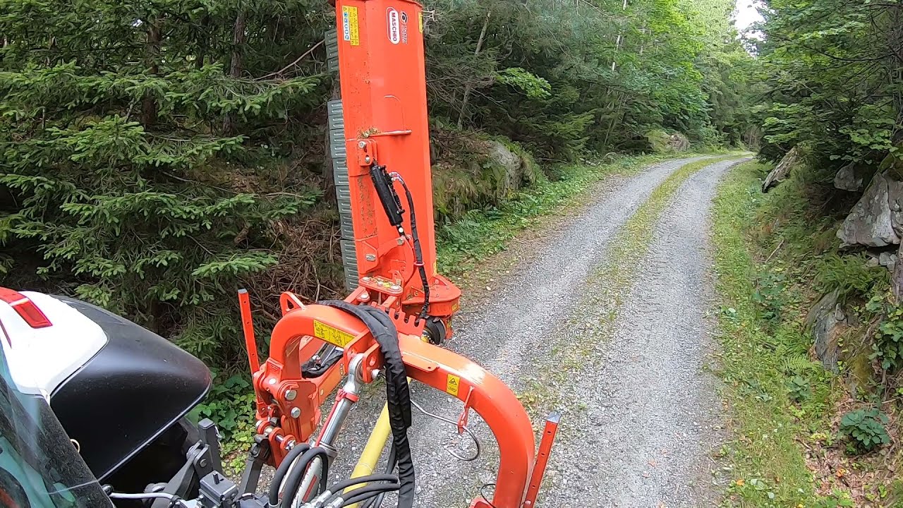 Kantklipp -  Valtra N114 og Maschio Giraffa XL