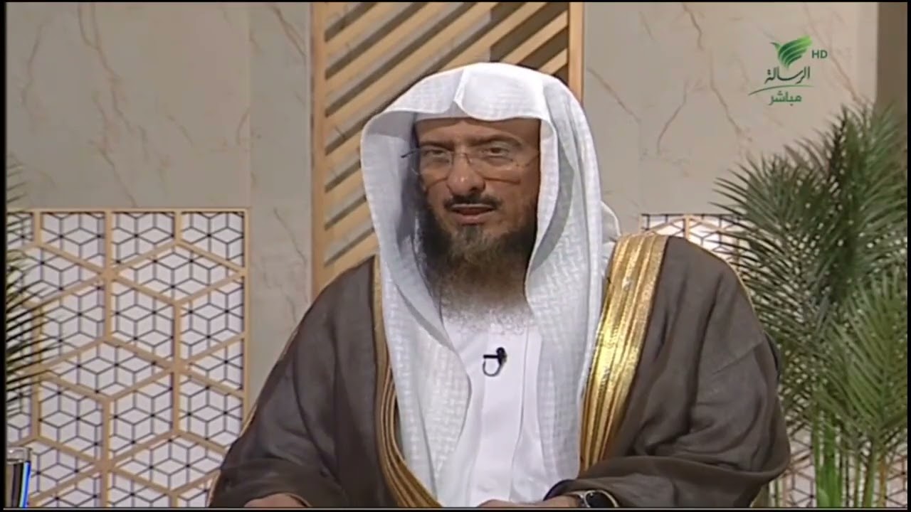 إذا كانت المرأة حائض.. هل لها أن تقرأ الرقية على الماء؟ - الشيخ سليمان الماجد #يستفتونك