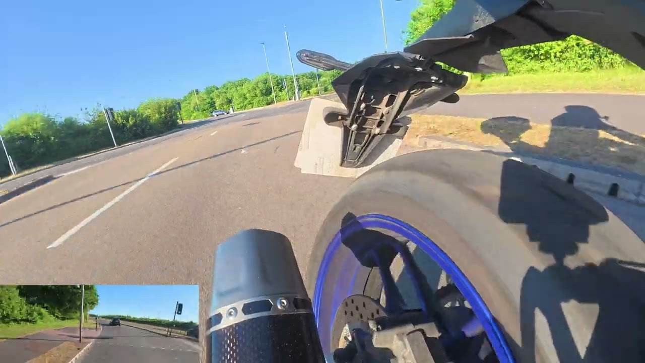 Yamaha MT-09 SP Stock -VS- Akrapovič Carbon Exhaust || MyKeyVlogs