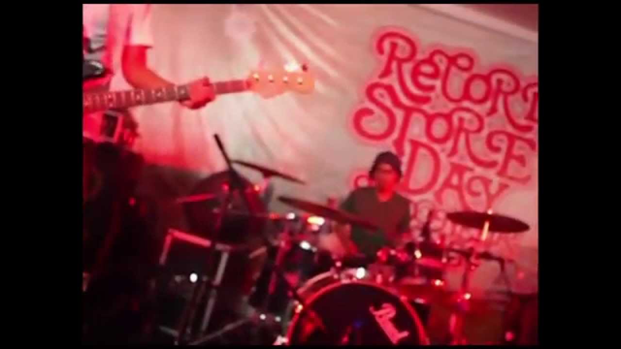 The Milo - Stethoscope & Don't Worry For Being Alone (live at Record Store Day 2015)