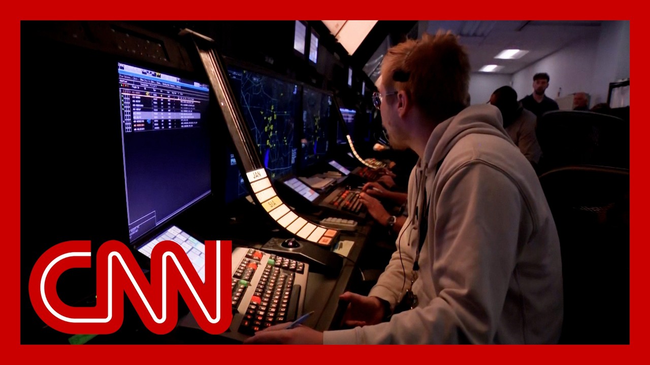 Air traffic controllers asked to work without pay