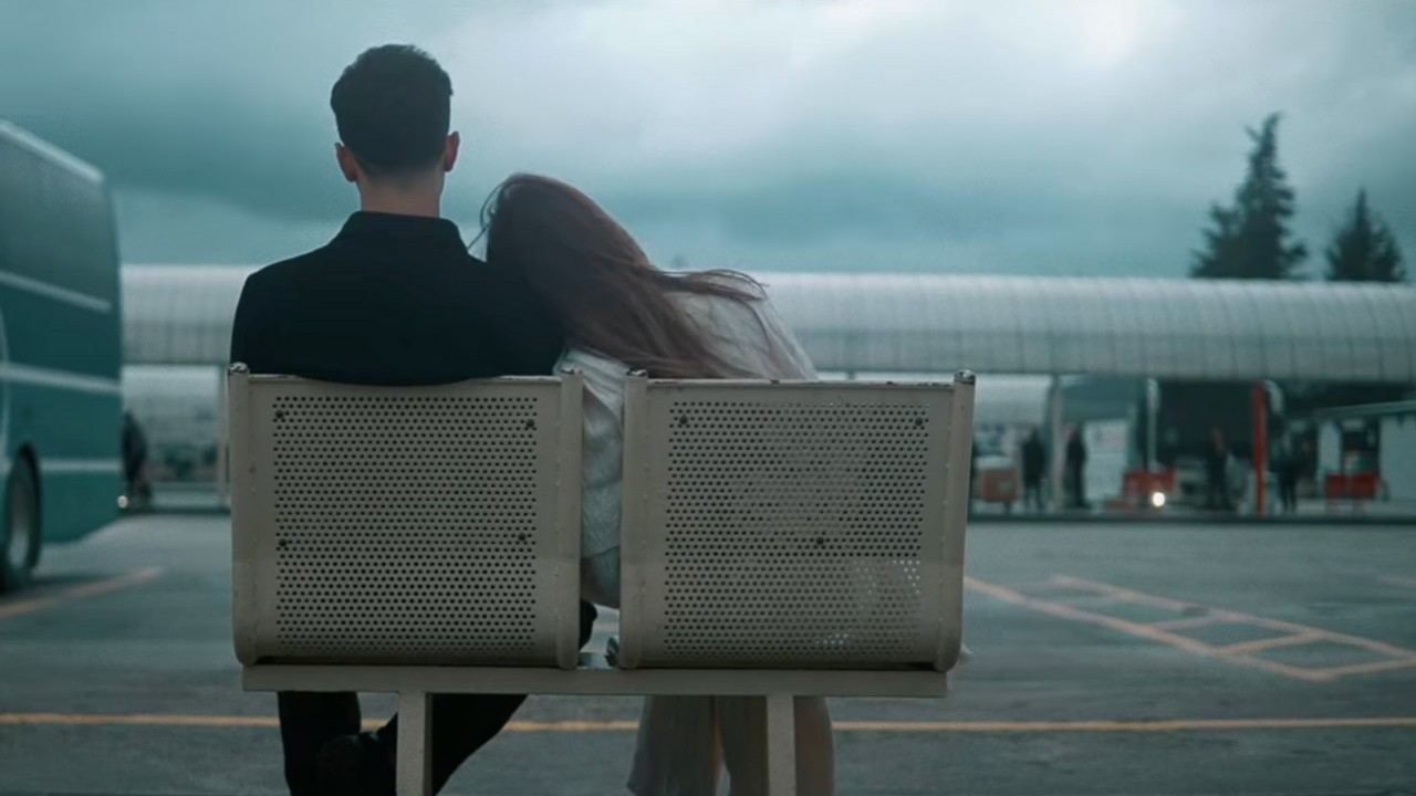 &Ouml;zg&uuml;r Deniz Cellat - Nerdeydin ( Official Music Video)