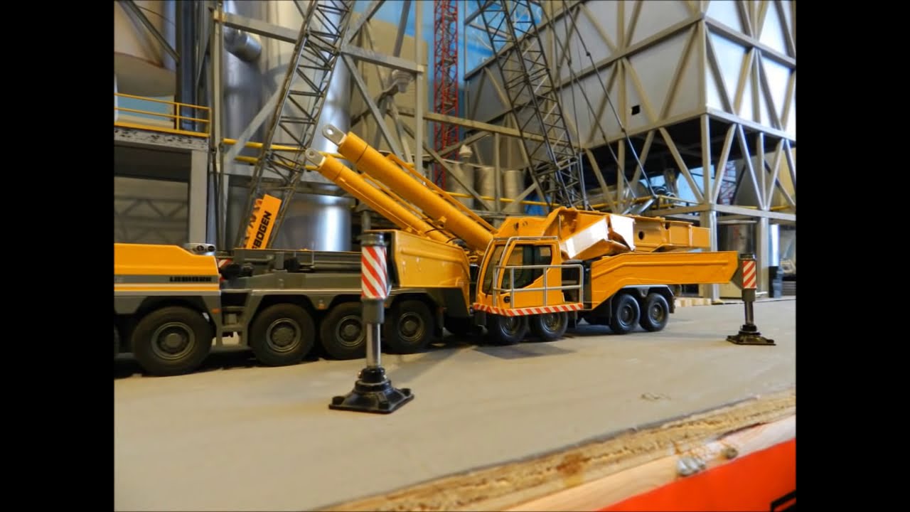 Liebherr LTM 11200 with full luffing jib assembly