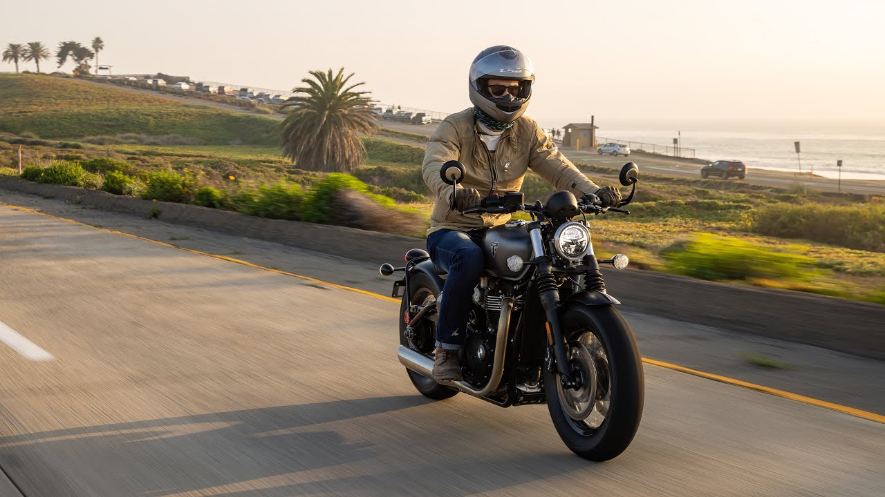 Обзор первого тест-драйва мотоцикла Triumph Bonneville Bobber 2026 года.