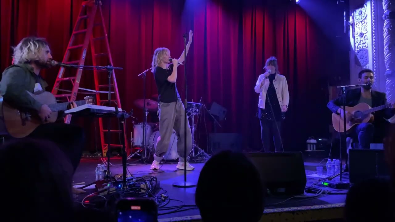 Maya Hawke “Missing Out”/“I Wanna Be Sedated” - Metro Chicago 3/18/2023