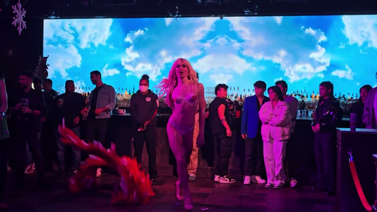 Lexi Love Performs Slayyyter 