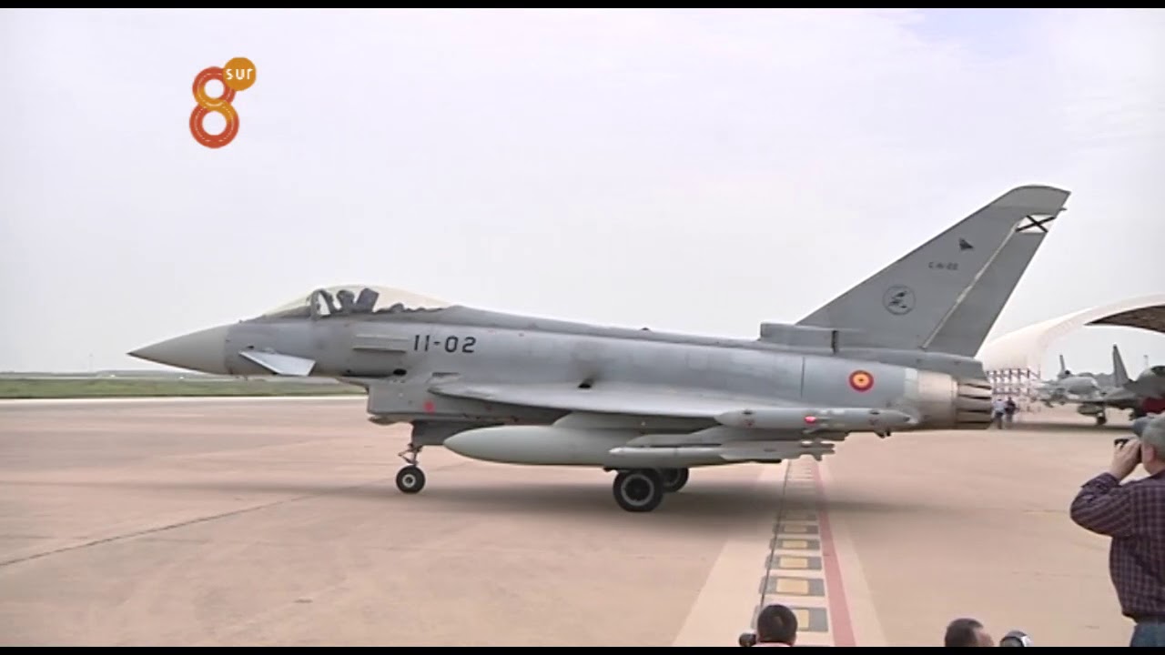 Base Aérea  Morón simulador de vuelo y despegue Eurofighter operación en el Báltico