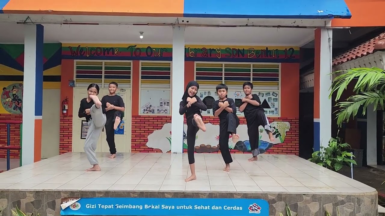 MAEN PUKUL KELOMPOK 1