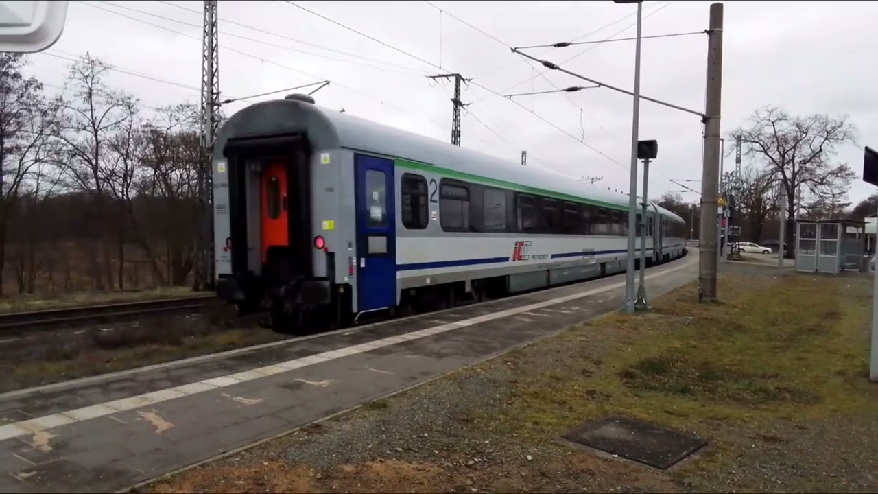 Bhf Elsterwerda biehla (T.52)- mit EiC97 n. Leipzig hbf ü. ew, riesa in BB am 14.12.25 um 12.05 uhr