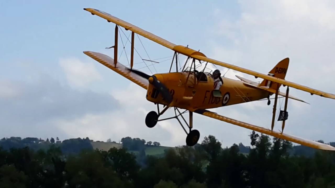 DH 82 TIGER MOTH