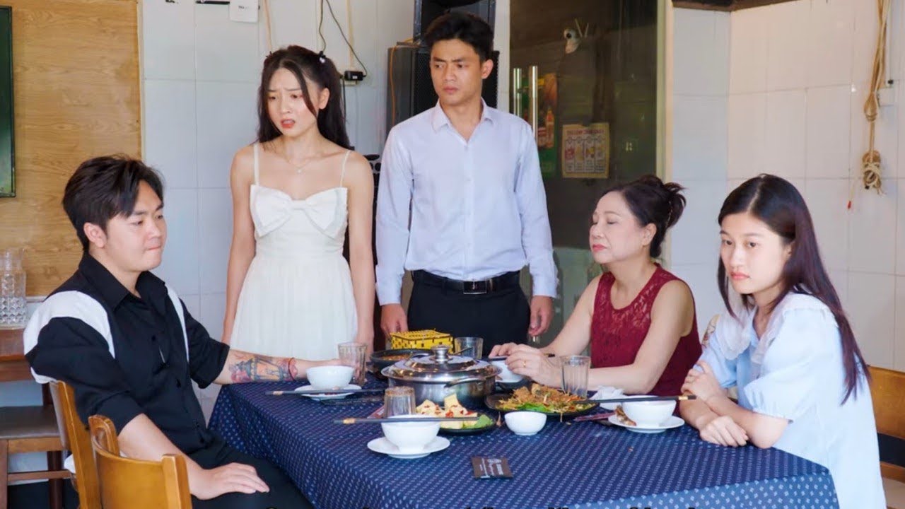 Chủ Tịch Bảo Vệ Cô Gái Khỏi Nhà Chồng Độc Ác Ai Ngờ Là Em Gái Thất Lạc Nhiều Năm Và Cái Kết-Tập 1565