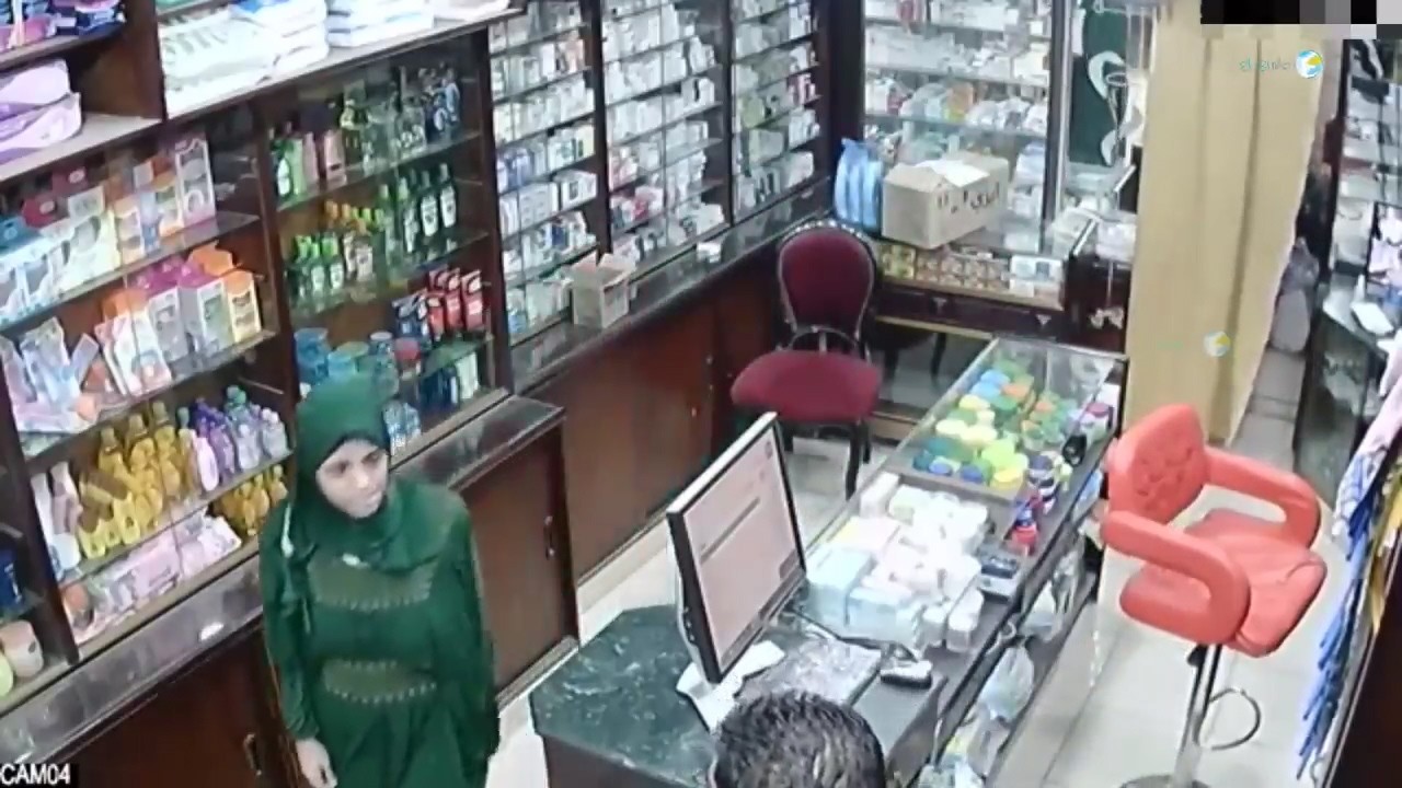 تكشف جسدها في الصيدلية ليتمكن زوجها من السرقة || أغرب سرقات قام بها رجال مع زوجاتهم!!