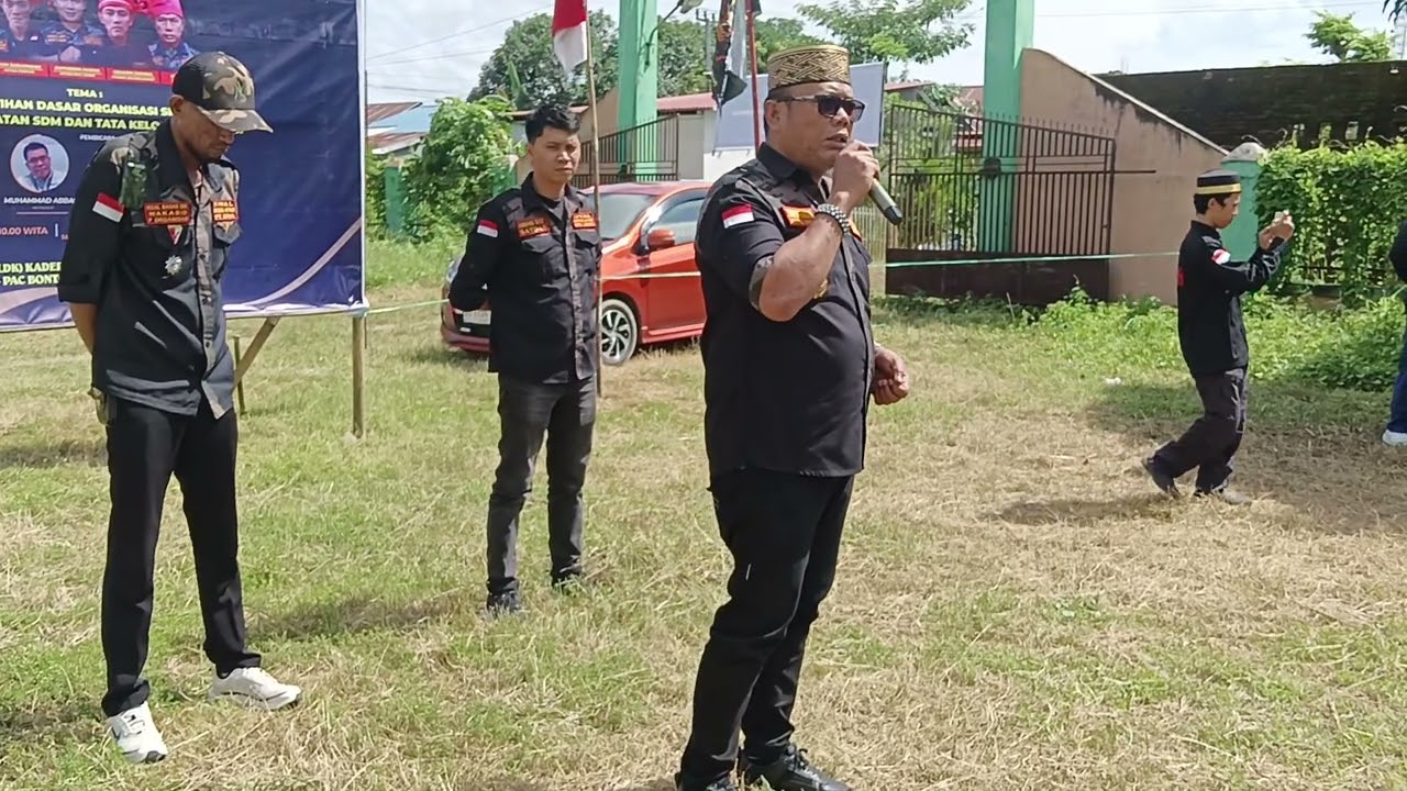 KETUM KIWAL SUL SEL ERWIN NURDIN SE. Membuka pengkaderan Latihan Dasar kepemimpinan ( LDK) di Gowa. 
