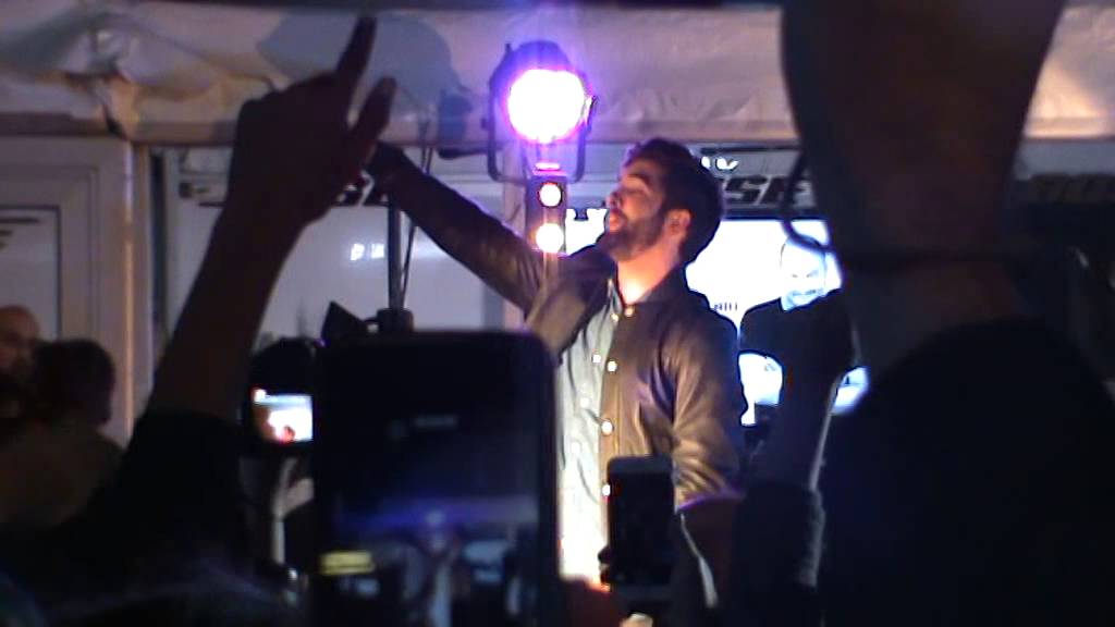 Kenji   Ma belle andalouse ( chez Cauet à Cannes avant les NRJ Music awards 2014 )