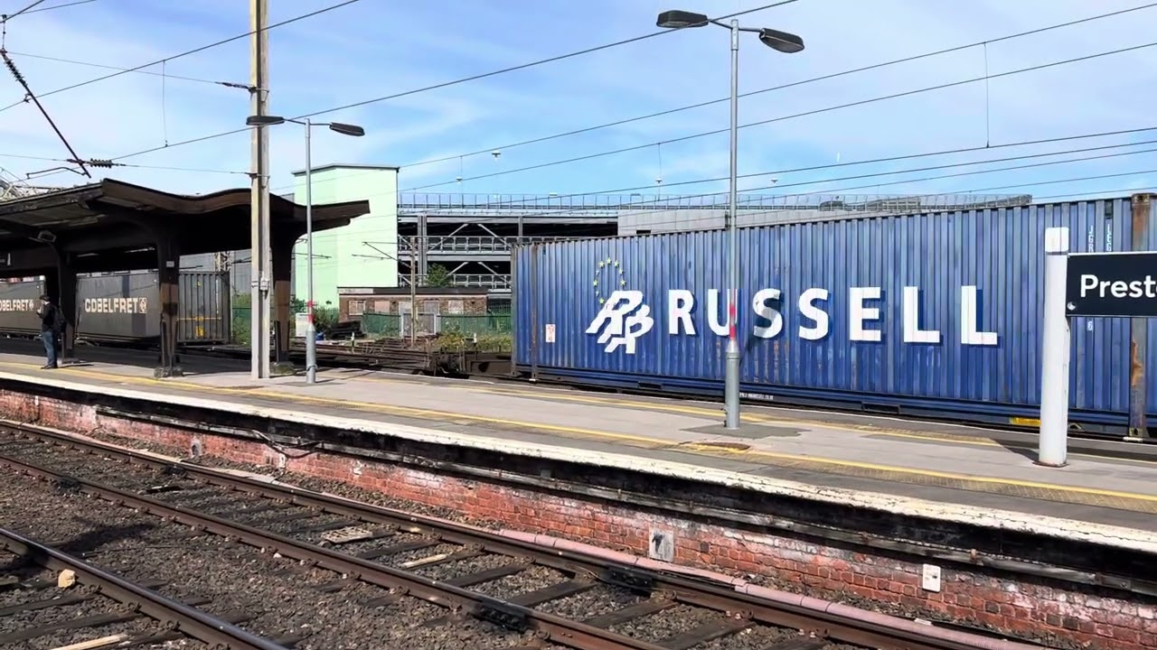 Direct rail services class : 68002 Intrepid Daventry Int Rft Recep Fl to Coatbridge (Drs)