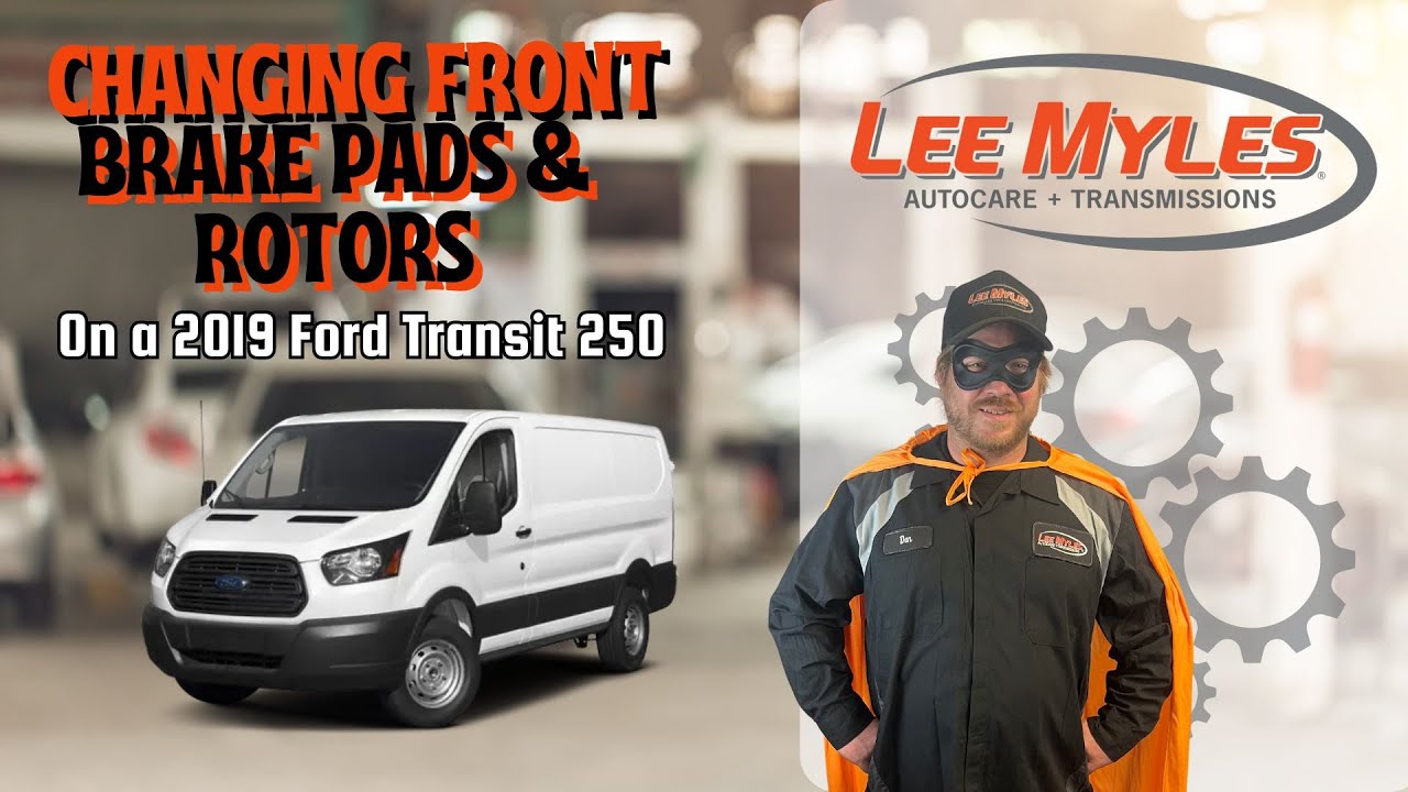 Замена передних тормозных колодок и дисков на Ford Transit 2019 года выпуска.