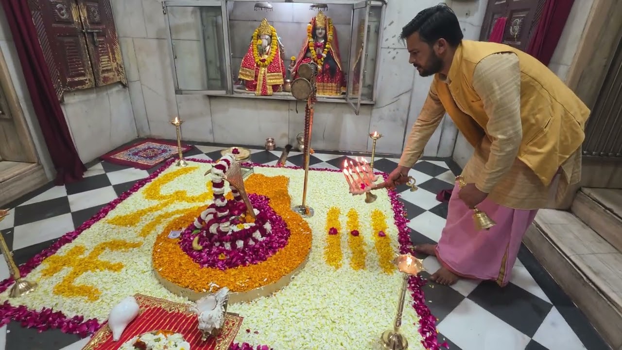 मंदिर श्री दक्षेश्वर  महादेव जी कनखल हरिद्वार रविवार शयन सिंगार दर्शन #महादेव #दक्षेश्वर #रविवार 