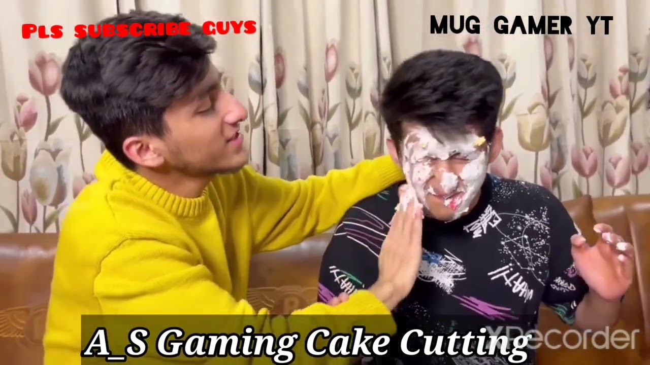 lokeshgamer 🎂cake🍰 cutting @totalgaming @asgaming @tsggaming 