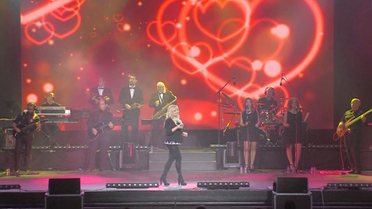 Ágata - Maldito amor, maldito | Live | Official Video