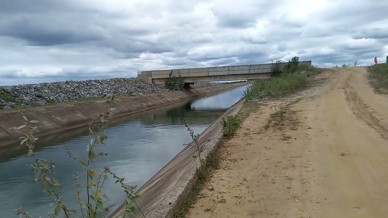 Risolene Silva@aventura: Sertania-PE.  Água  no sertão