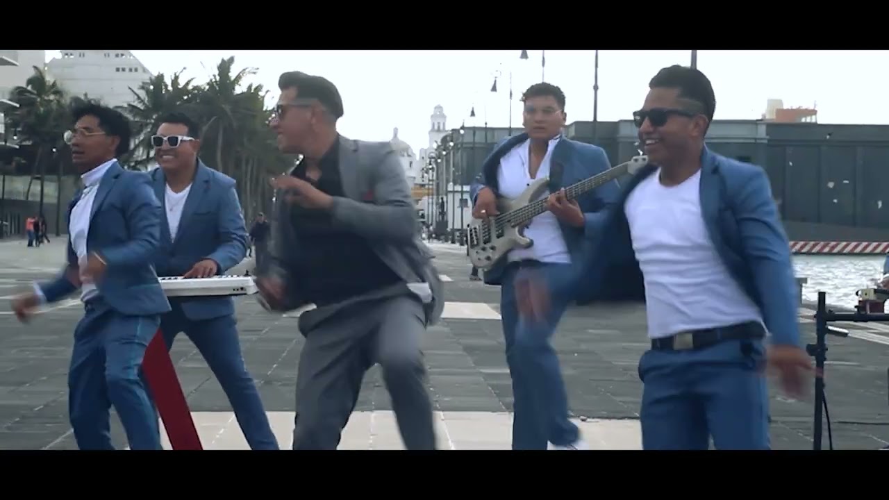 LA CUMBIA DE LAS BOTELLITAS | LOS DE LA CUMBIA PERRONA LOS BROTHERS BAND#Cumbiassonidera
