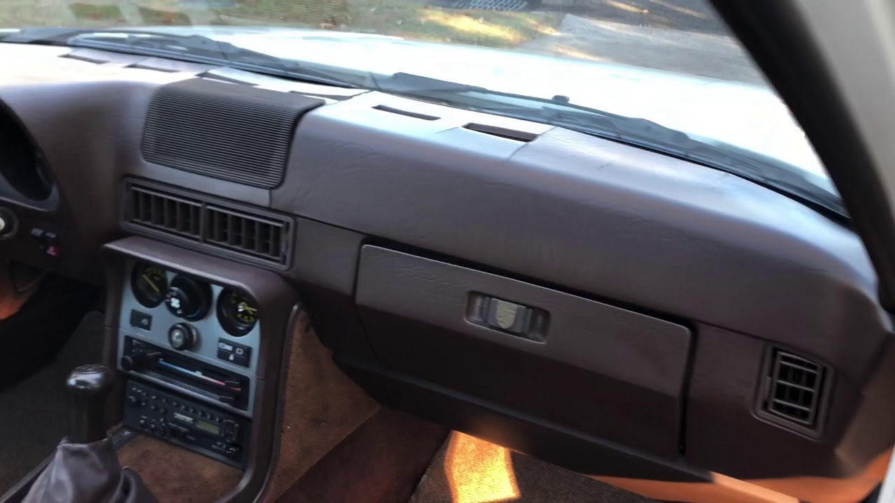 1984 Porsche 944 Interior