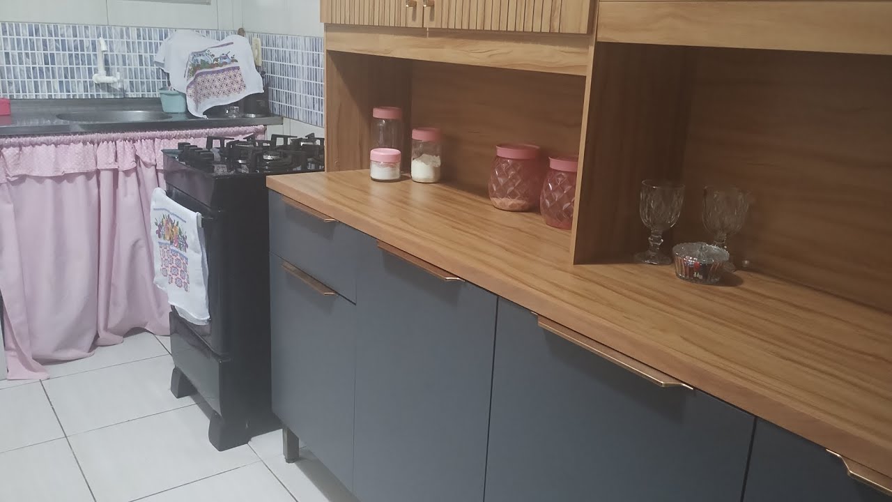 Primeiro vídeo do canal/colocando minha cozinha em ordem.