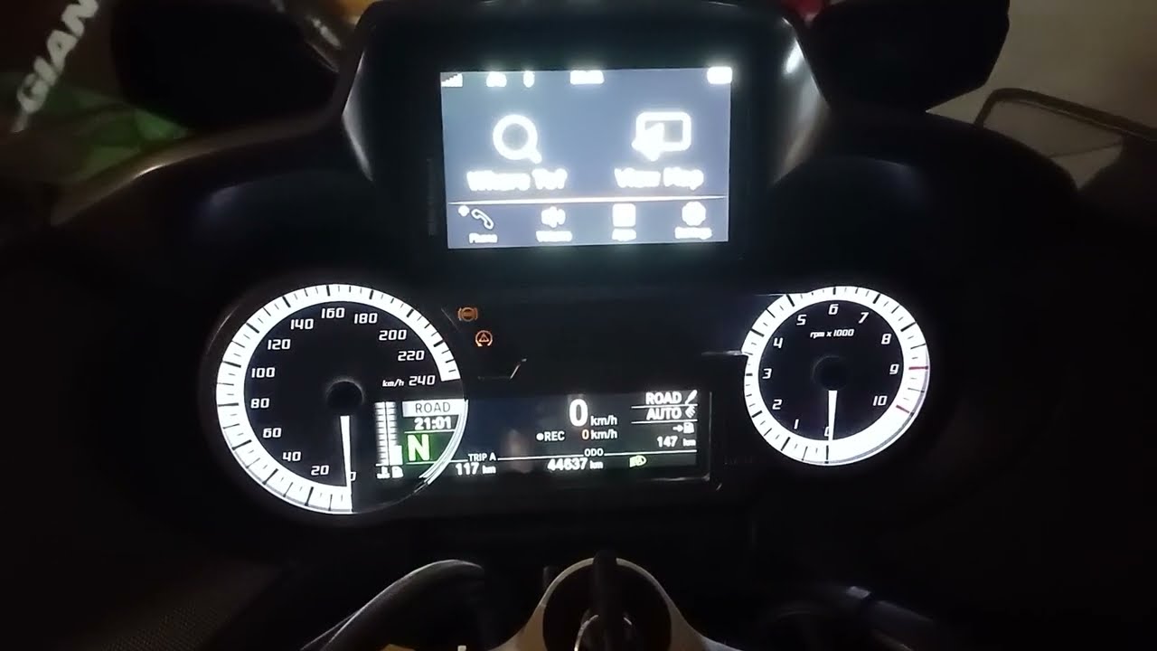 Всё о R1250RT: обзор приборов и отключение HSC.