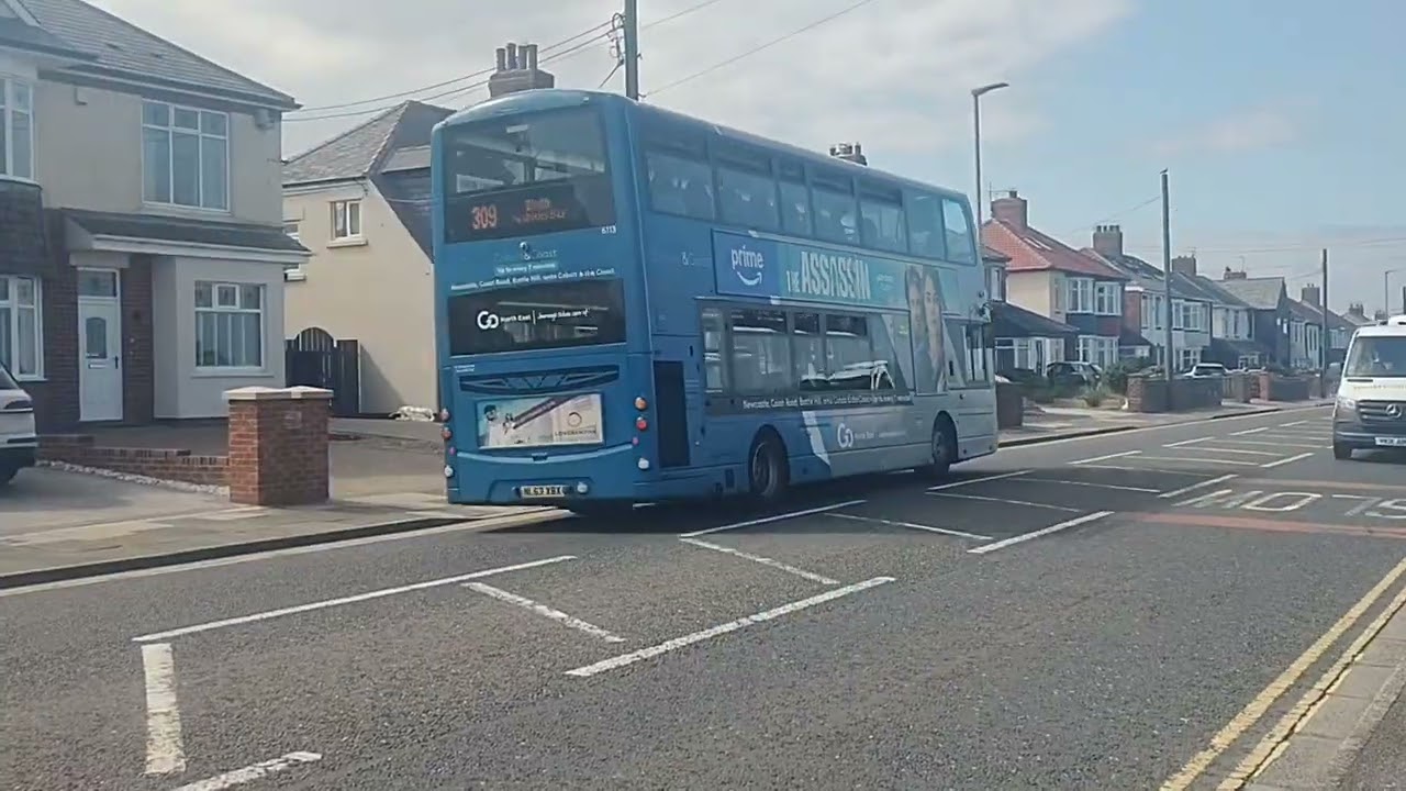 Buses at Seaton Sluice