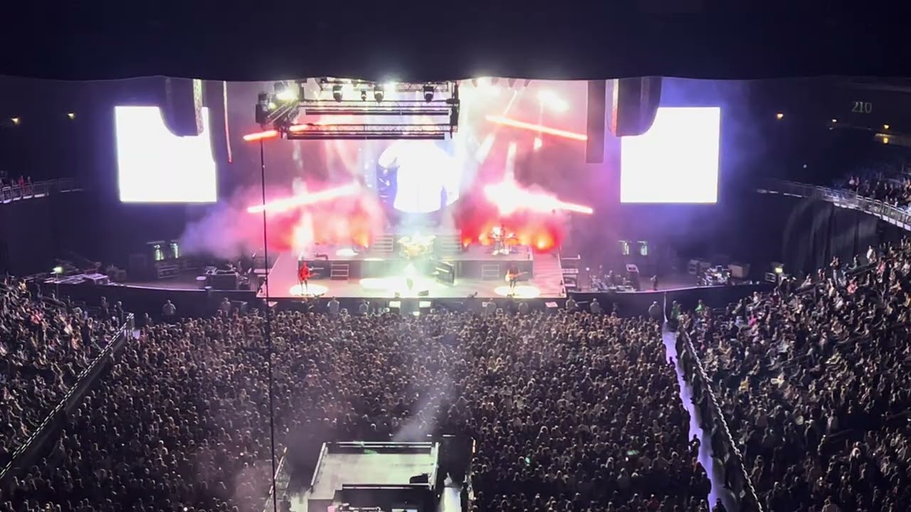 OneRepublic- ID ( Need Your Love ❤️?) 02.10.2025 Berlin, Germany 🇩🇪🥳🫶