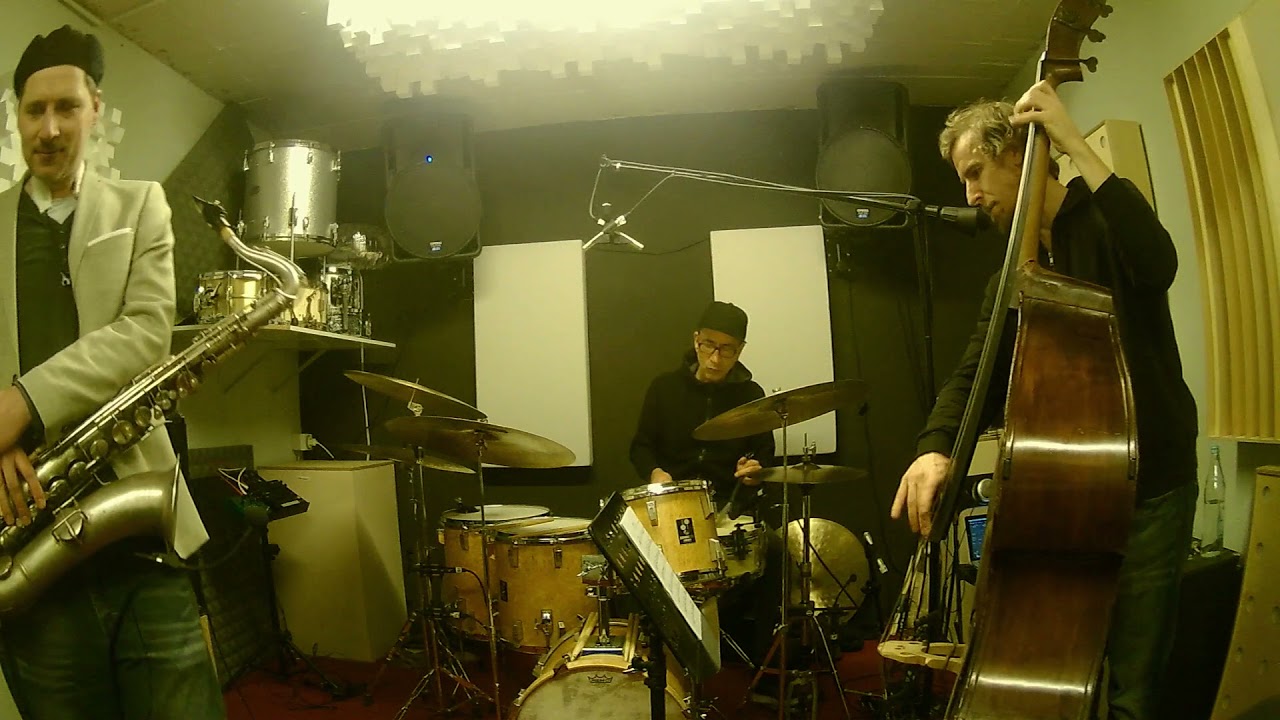 mAx sChuLzE-hEnnINgS TRIO -Chubby Tubby