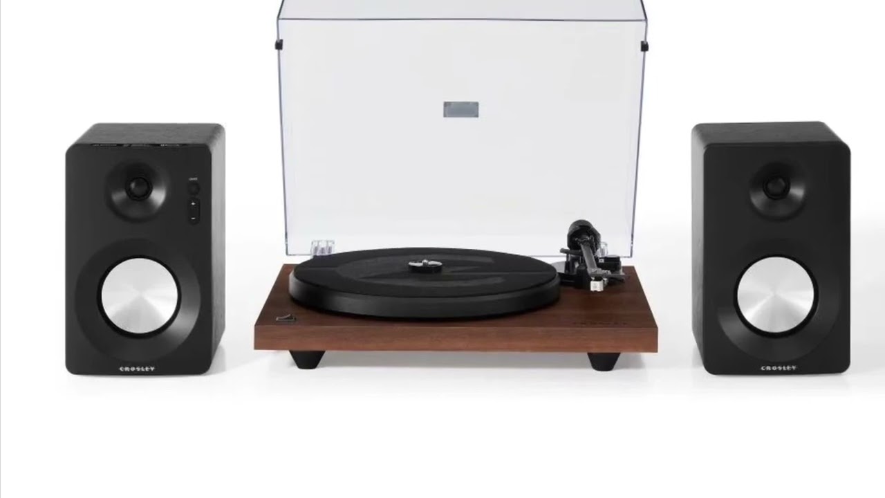 Old-school slideshow of record players and speakers ￼