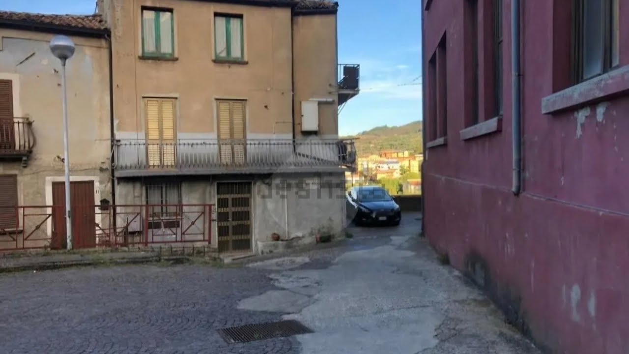 House €15000, 145 sqm, Acri, Italy