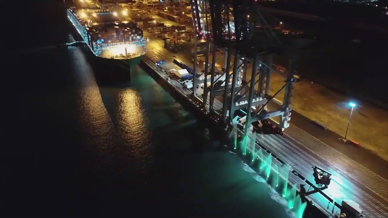 EVENEMENT : Dunkerque accueille le plus gros porte conteneurs du monde