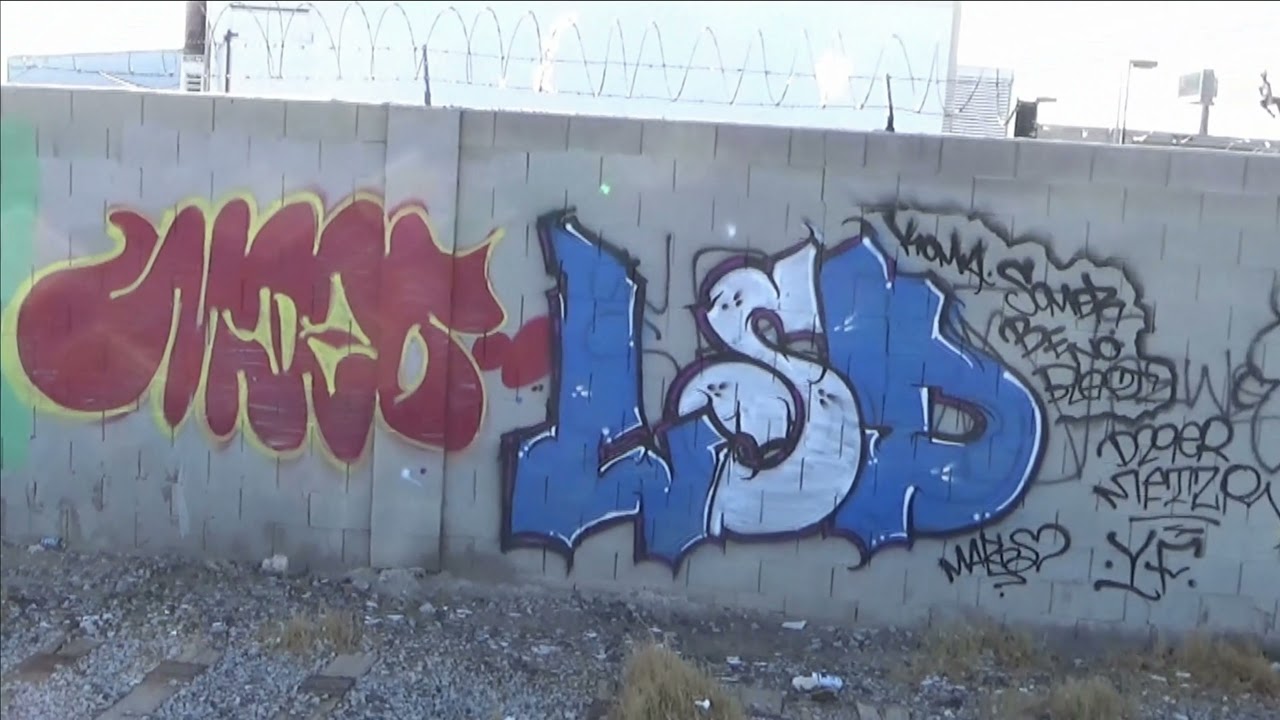 Live For Graffiti - Las Vegas Train Graffiti - Bombing - Tagging - Train Graffiti - Throw Ups