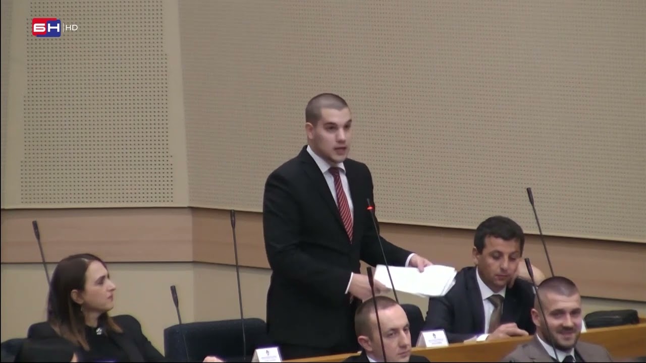 Vučinić: Da je Petar Đokić završio školu bio bi jači od Milorada Dodika!?