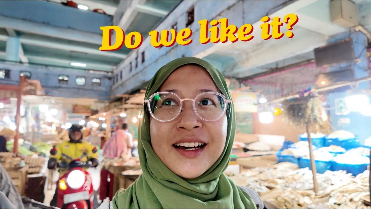 First Impressions of Padang 🇮🇩 - Local Market to Grand Mosque to Gunung Padang