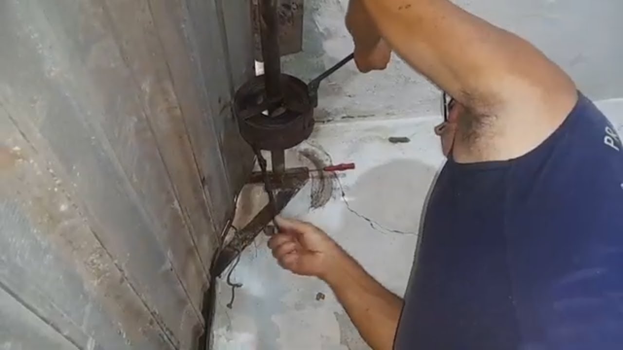 COMO FAZER CHAVE PARA DAR PRESSÃO OU TIRAR MOLA DA PORTA DE AÇO  -  Dicas  -  Jorge Soares