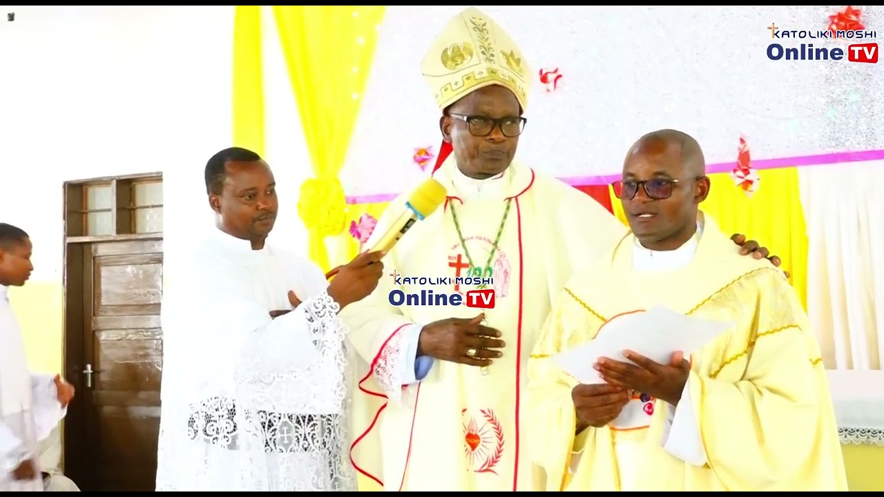TAZAMA #ASKOFU MINDE AMSIMIKA PADRE FRANSIS MIKU KUWA PADRE KIONGOZI PAROKIA TEULE YA DONYO MURUA
