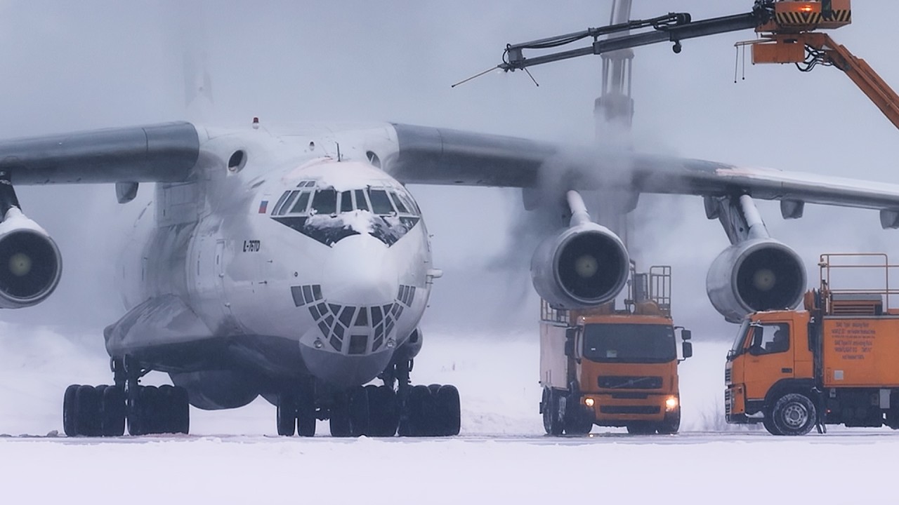 ✈️❄️WINTER DEICING, TAKEOFFS & LANDINGS 🇷🇺 Moscow Airports Plane Spotting in Russia