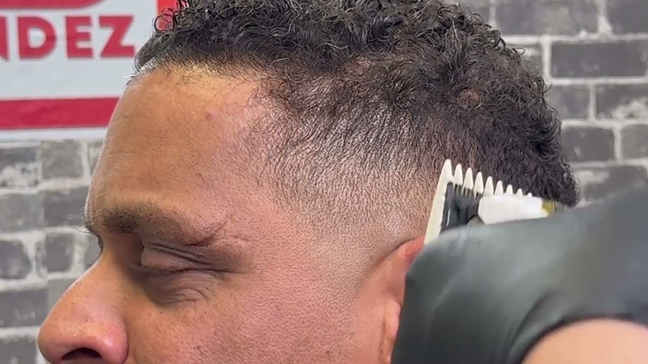 How to cut curly hair with skin drop fade. #hottocuthair