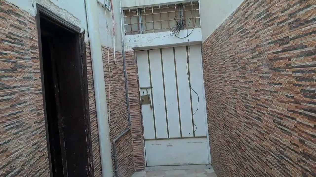 بيت للبيع في القديمات بالأحساء سوم 300 ألف