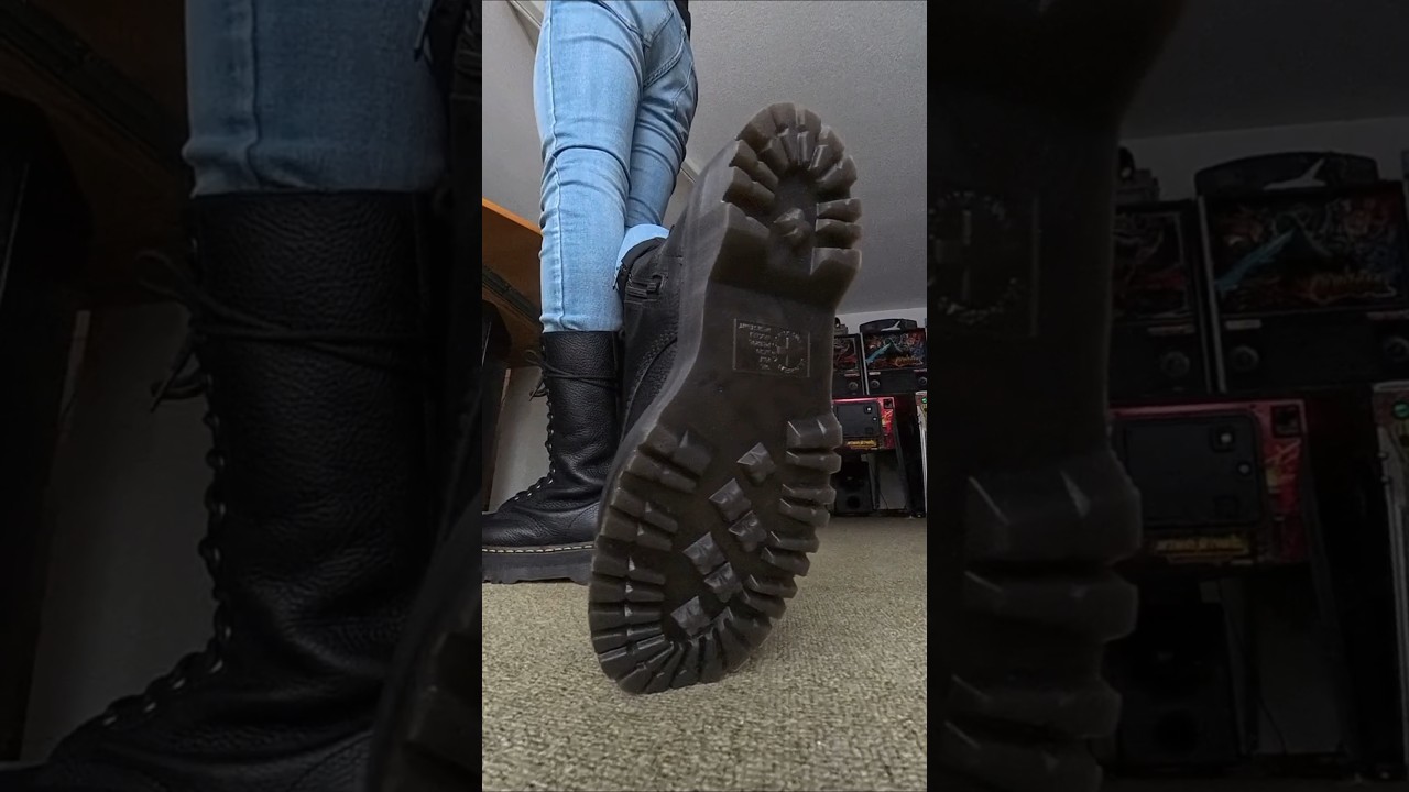 Werde jetzt Mitglied um zu sehen was diese Stiefel alles zertreten werden 😈➡️patreon.com/bandscrush