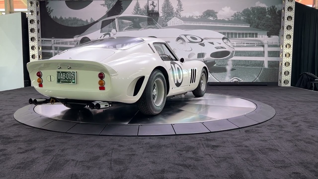 MECUM 2026 Kissimmee - Ferrari 250 GTO - Bianco Speciale on rotating platform!