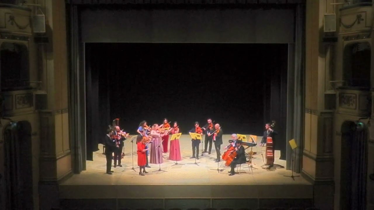 W.A.  Mozart - Divertimento  per archi  in Fa maggiore KV138