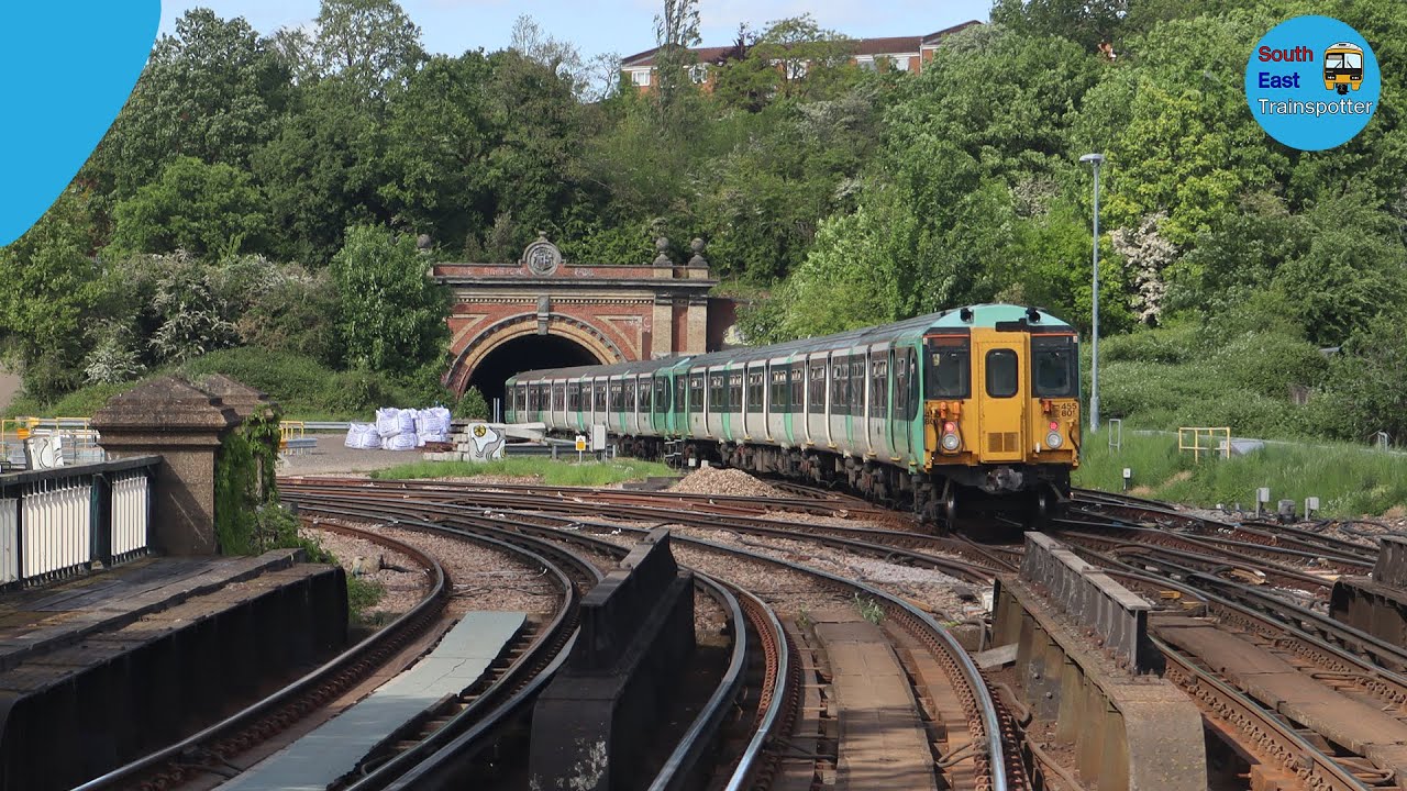 Class 455s at Tulse Hill (trains at Tulse Hill)