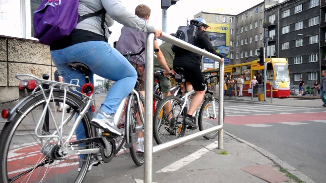 Podpórki przy przejazdach rowerowych w Łodzi