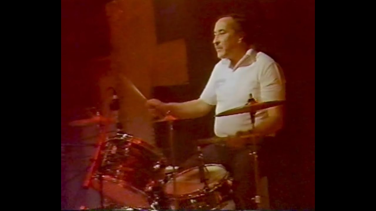 Fenix Jazz Band - Mahogany Hall Stomp, Paso del tigre (Badía & Cía. - 1987)